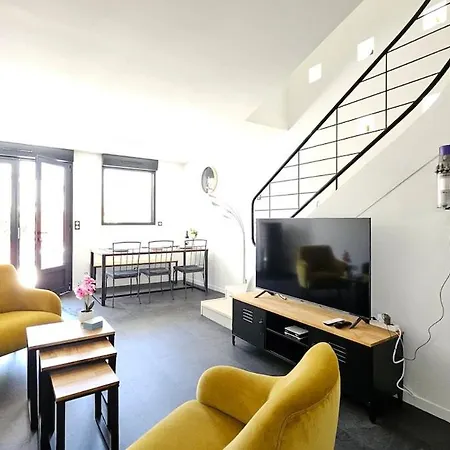 Dom wakacyjny 3star 1950s House, 3 Bedrooms, 6 People, Walk To Center Royan