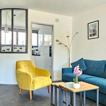 3star 1950s House, 3 Bedrooms, 6 People, Walk To Center Dom wakacyjny Royan