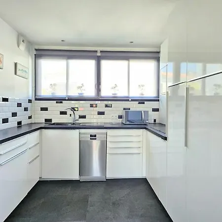 3star 1950s House, 3 Bedrooms, 6 People, Walk To Center Dom wakacyjny Royan