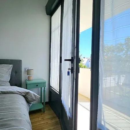 Dom wakacyjny 3star 1950s House, 3 Bedrooms, 6 People, Walk To Center *