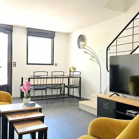 3star 1950s House, 3 Bedrooms, 6 People, Walk To Center Dom wakacyjny