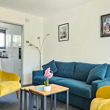 3star 1950s House, 3 Bedrooms, 6 People, Walk To Center Dom wakacyjny