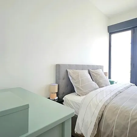 3star 1950s House, 3 Bedrooms, 6 People, Walk To Center Dom wakacyjny Royan