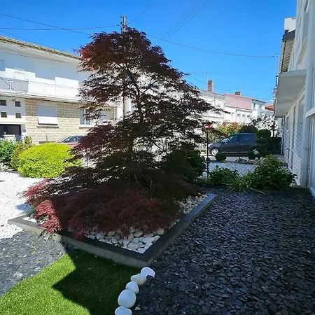 3star 1950s House, 3 Bedrooms, 6 People, Walk To Center Dom wakacyjny Royan