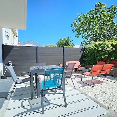 3star 1950s House, 3 Bedrooms, 6 People, Walk To Center Dom wakacyjny Royan