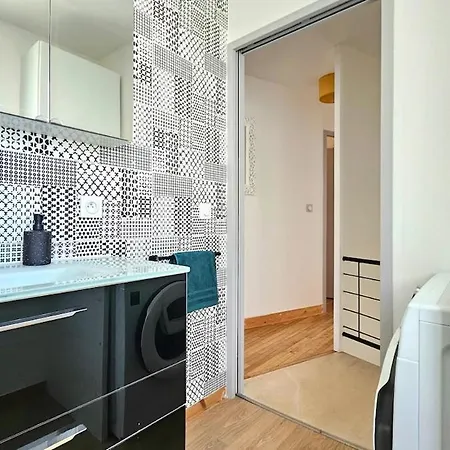 Dom wakacyjny 3star 1950s House, 3 Bedrooms, 6 People, Walk To Center Royan