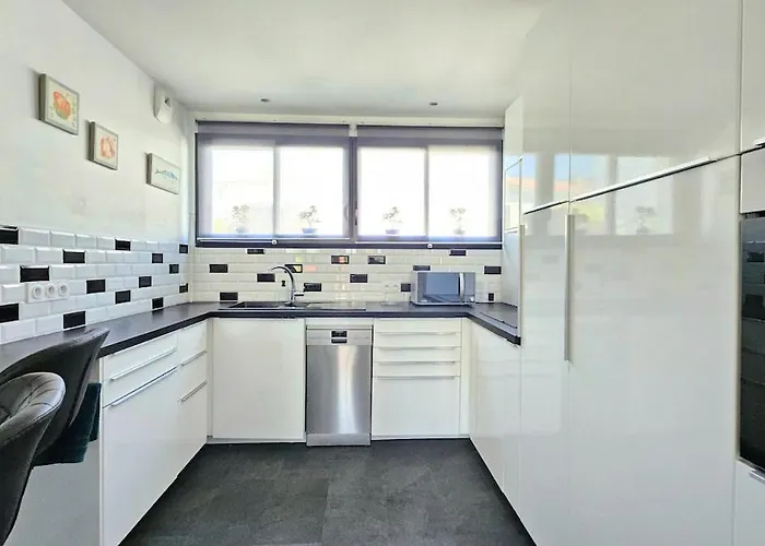 3star 1950s House, 3 Bedrooms, 6 People, Walk To Center Сasa de vacaciones Royan