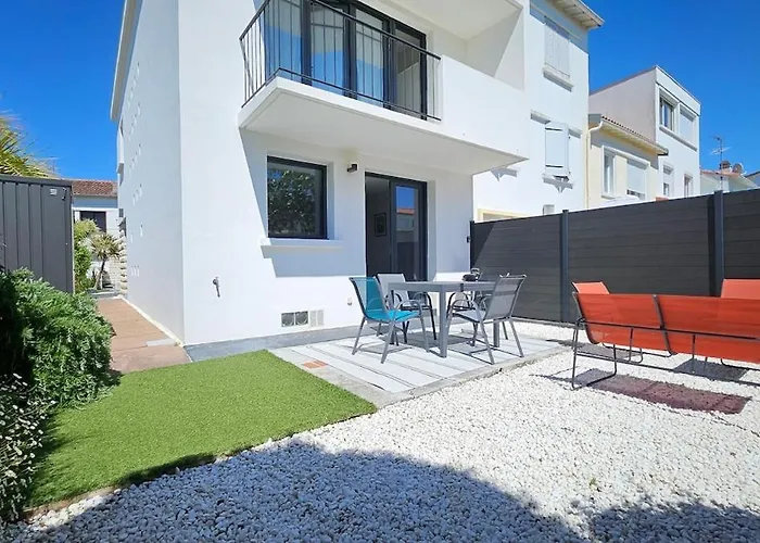 Сasa de vacaciones 3star 1950s House, 3 Bedrooms, 6 People, Walk To Center