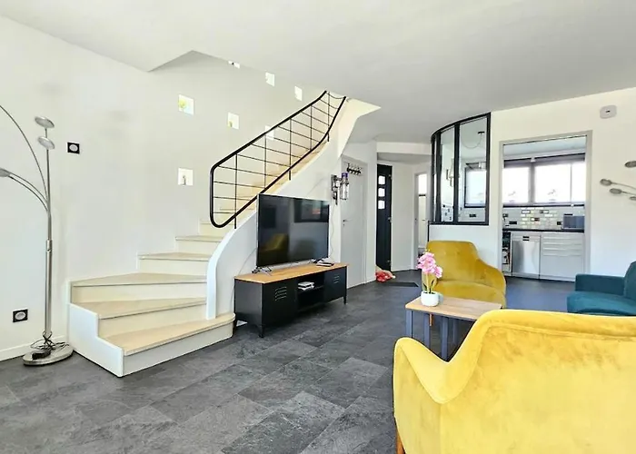 3star 1950s House, 3 Bedrooms, 6 People, Walk To Center Сasa de vacaciones Royan