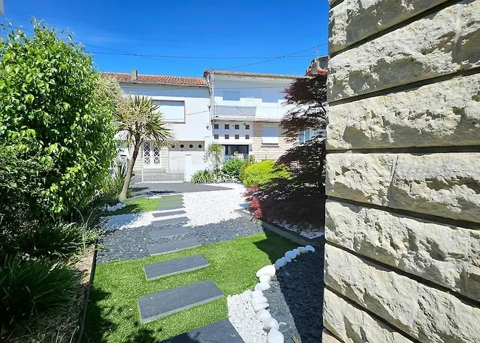 3star 1950s House, 3 Bedrooms, 6 People, Walk To Center * Royan