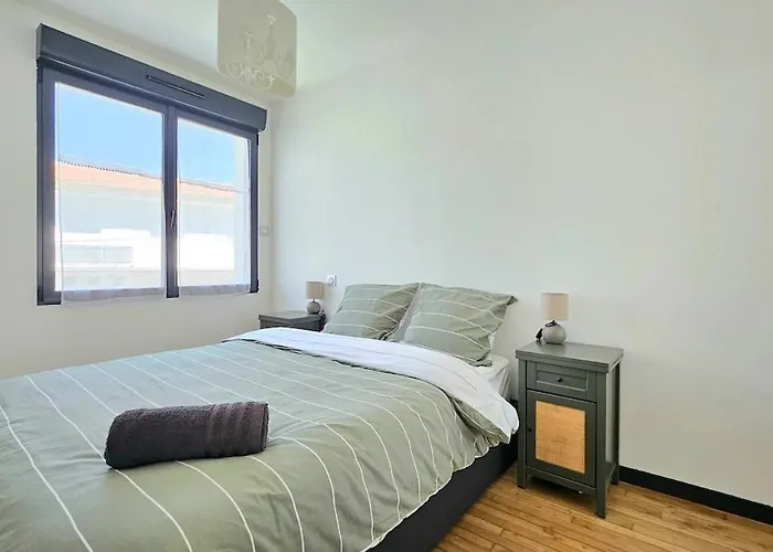 Сasa de vacaciones 3star 1950s House, 3 Bedrooms, 6 People, Walk To Center