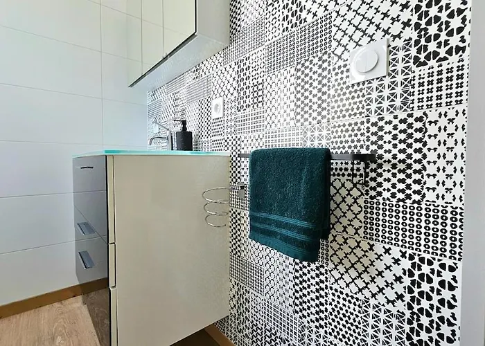 Сasa de vacaciones 3star 1950s House, 3 Bedrooms, 6 People, Walk To Center Royan