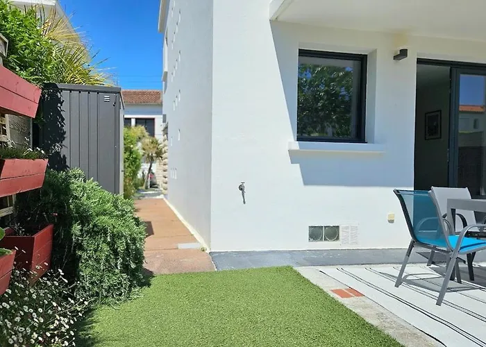 Сasa de vacaciones 3star 1950s House, 3 Bedrooms, 6 People, Walk To Center