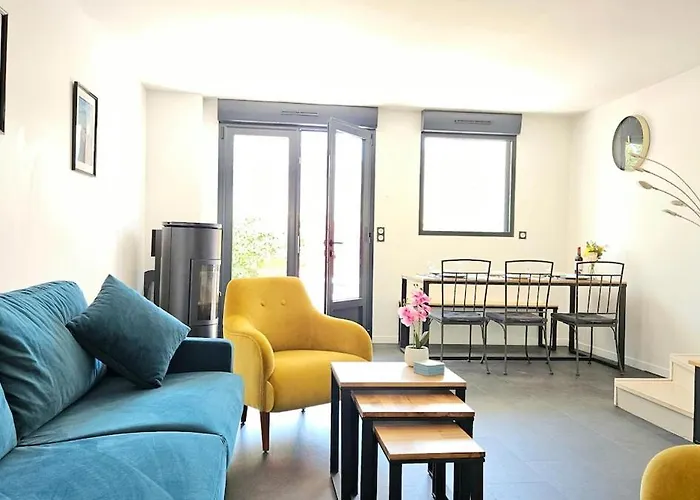 Сasa de vacaciones 3star 1950s House, 3 Bedrooms, 6 People, Walk To Center